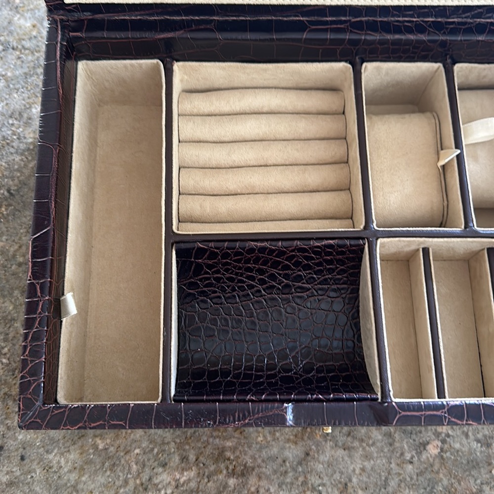 Jewelry Box - Picture 4 of 9